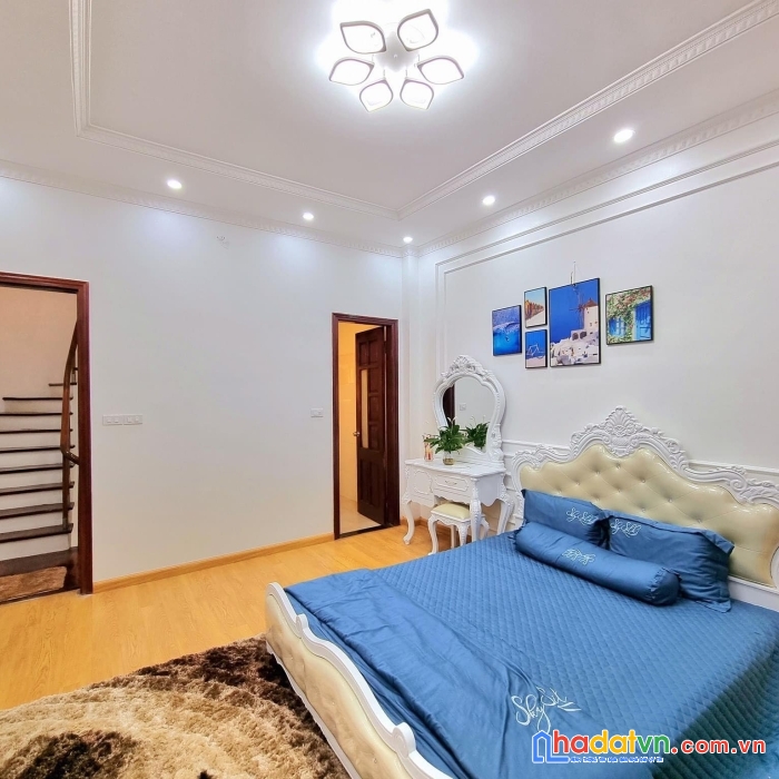 Hàng độc hiếm bán nhà phố minh khai, 42m2*5 tầng *3 ngủ mt 4.2m, 6 tỷ