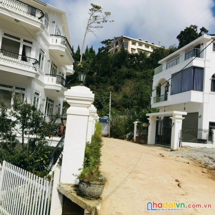 Cần bán lô đất tặng giấy phép xây dựng trên đường hoàng hoa thám phường 10 tp. đà lạt, giá 11,5 tỷ