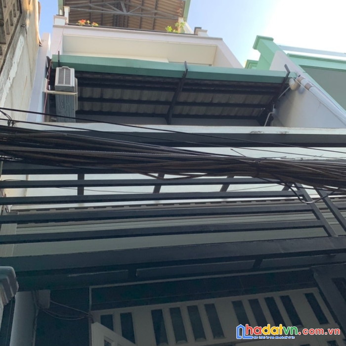 Chủ kẹt bán giá 4 tỷ 300, 1 trệt 2 lầu st 48m2  gần bệnh viện tân phú.