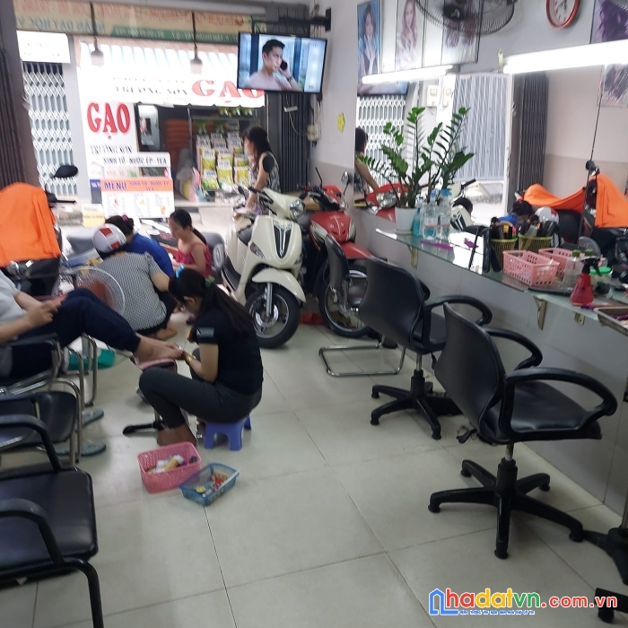 Bán nhà mt đường 33, 70m2, ngay chợ tân quy chỉ 8.3 tỷ