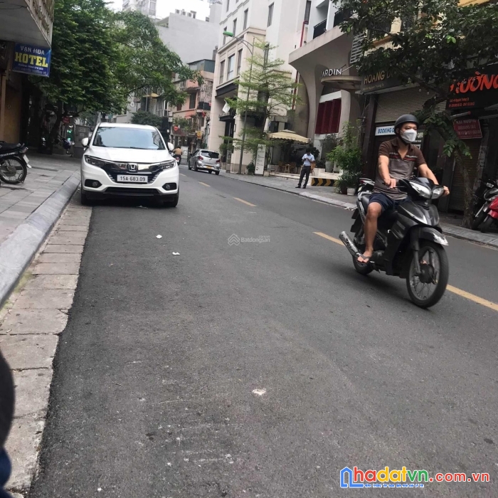 Cần bán nhà phố 3 tầng số 12 nguyễn trường tộ, p. quán thánh, dt 10m2, giá 1,7 tỷ có tl