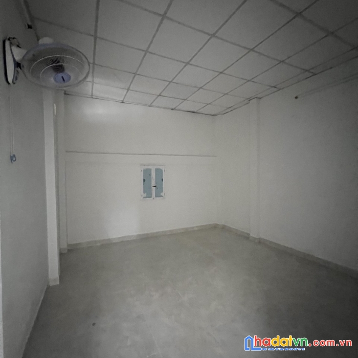 Nhà ngay lạc long quân, giáp quận 10, chợ tân bình, 4 tầng mới, khu dân trí cao, hẽm 1/.