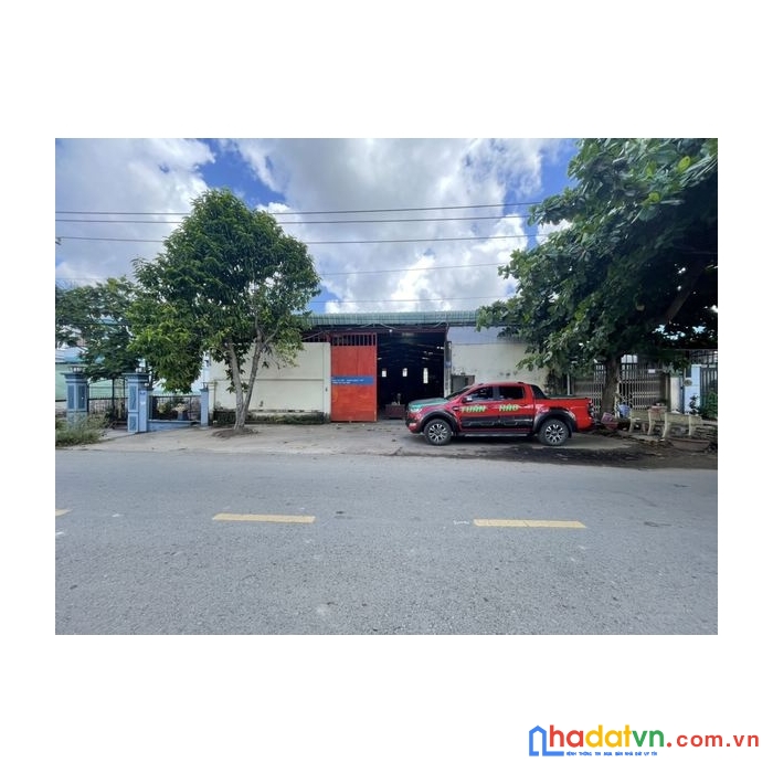 Bán kho xưởng, nhà đất huyện bình chánh. mặt tiền đuòng  nhựa rộng container vào nhà. vị trí đắc