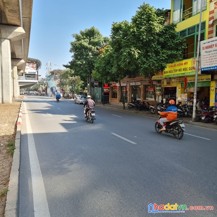Bán đất khu hoàng cầu gần hồ, gần chung cư, ô tô tránh, 150m2, 49 tỷ