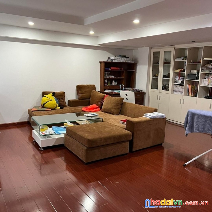 Bán chung cư 761 hoàng hoa thám, ba đình: 114m, 2pn2wc. giá: 4,95 tỷ. lh: 0904.768.468