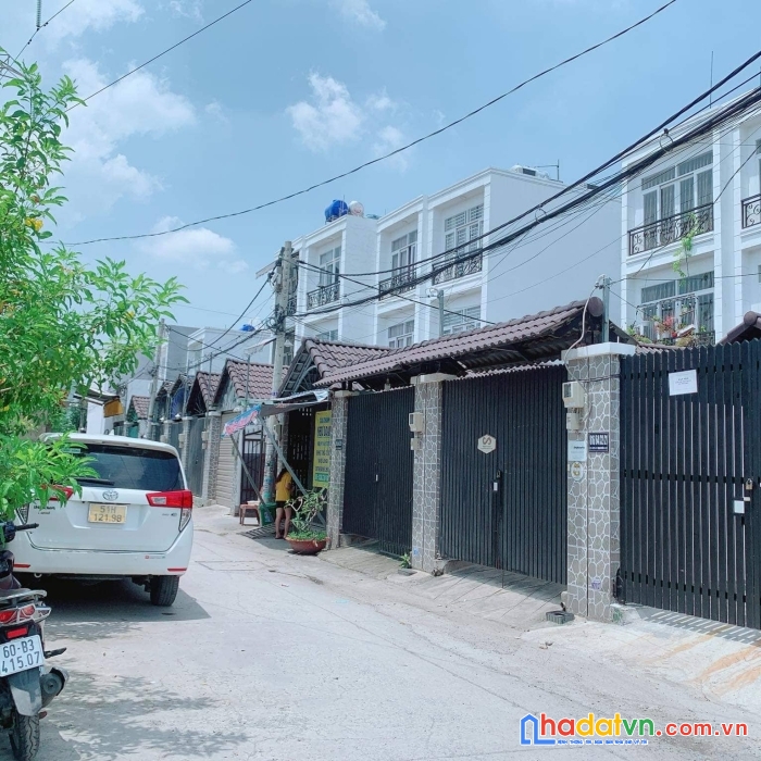 Nhà bán,bình tân, hẻm xe hơi,135 m2, chỉ nhỉnh 5tỷ,=40 tr /m2