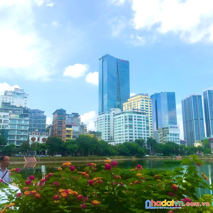 Bán nhà hồ ngọc khánh, ba đình 90m2 5t 17 tỷ lô góc, ô tô lh 0912288365