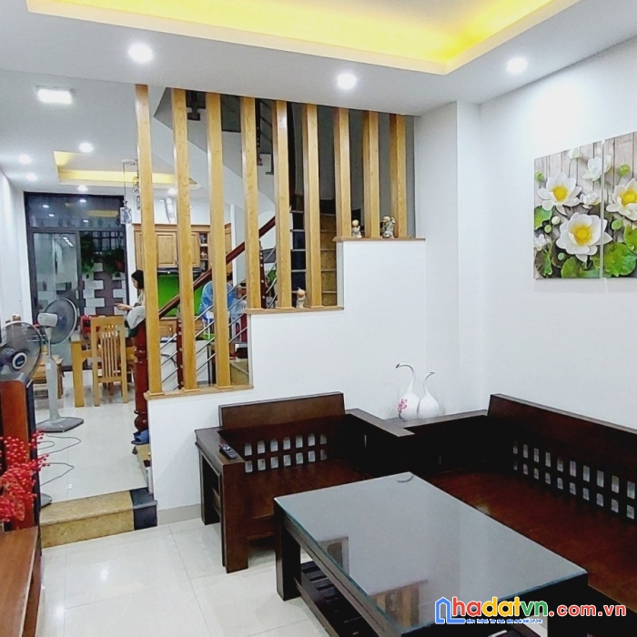 Bán nhà ngõ 55 gia thượng lb,ôtô,cạch hồ,50m 4 ngủ,2 thoáng hơn 6 tỷ