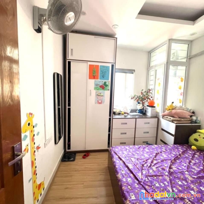 Bán nhà khâm thiên đống đa, lô góc, ngõ thông, 35m2x 3 tầng, chỉ 3 tỉ.