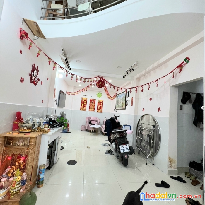 Hẻm 5m cách mặt tiền tôn thất thuyết đẹp mới đúc 5 tấm  có 5 tỷ... q4  dt 158 m2 ngang  5 x 7.5 m