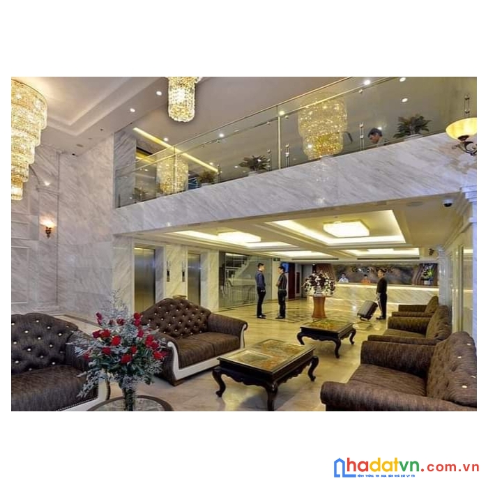 Bán tòa nhà khúc thừa dụ, cầu giấy 300m2 15 tầng, 10m mặt tiền, dòng tiền 2,2 tỷ/tháng