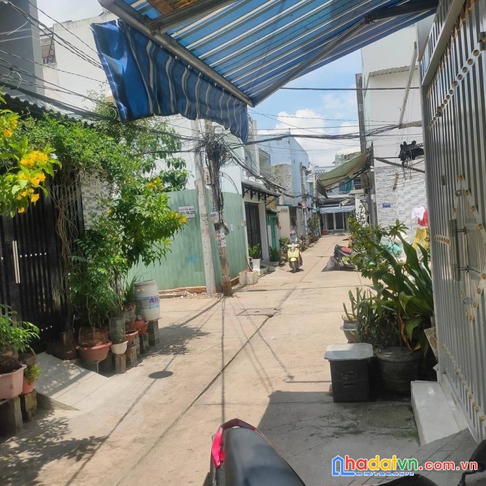 Bán nhà mới 2 tầng đường bình trị đông, hẻm xe hơi, 22m2 chỉ 2.5 tỷ