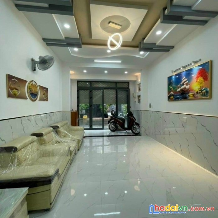 Hẻm 4m, lũy bán bích, 4.2 x 14m, 3 lầu, 5pn, 8.7 tỷ, tân phú