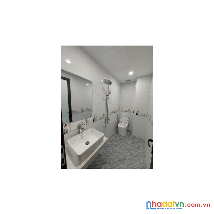  nhà đẹp ở luôn, trung tâm quận cầu giấy, gần nhiều trường đại học lớn, khu vực đông dân cư, an ninh tốt, quy hoạch ổn định.