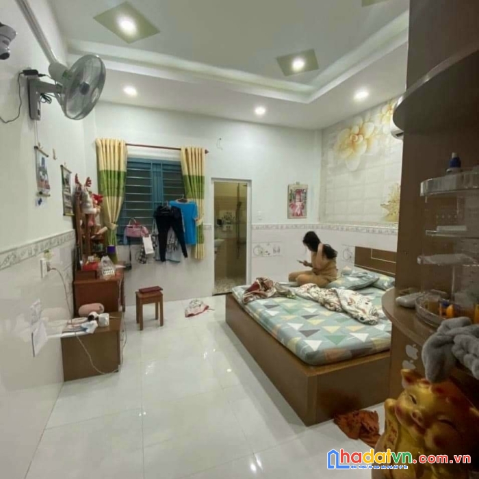 Ban nhà,hxh 5m thông, lâm thị hố, quận 12, dt 54m2.
