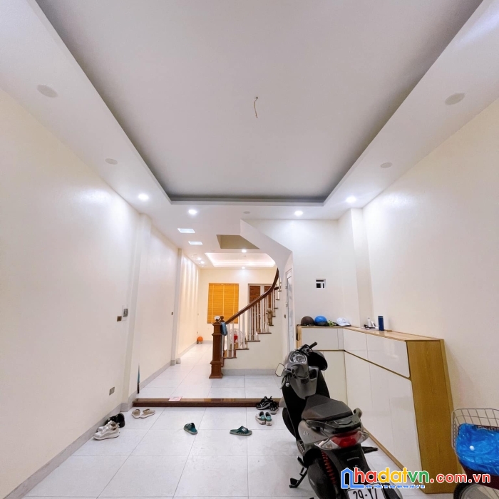 Bán nhà lô góc đường láng thoáng sáng vô cùng chỉ hơn 4 tỷ