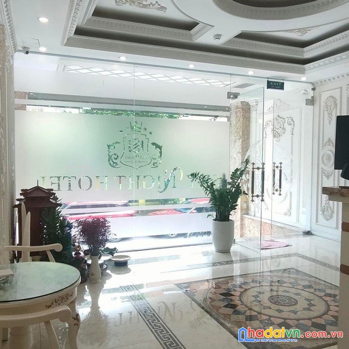 17:33

máy in tiền cổ linh, 110m, 9 tầng, mt 5m, 24 phòng luôn full, giá 33,5 tỷ