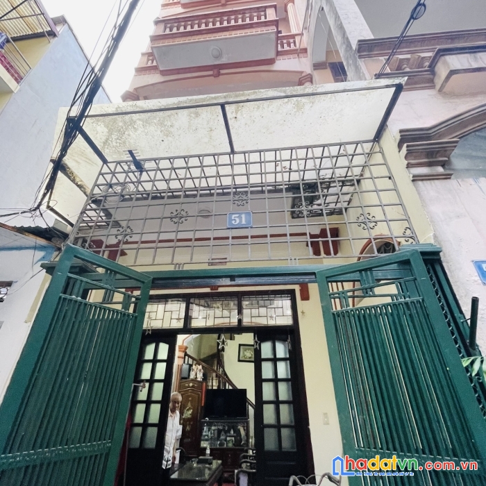 Đổi nhà lớn bán 50m tô vĩnh diện, nhà cán bộ phân lô, ở ngay, ngõ thoáng.