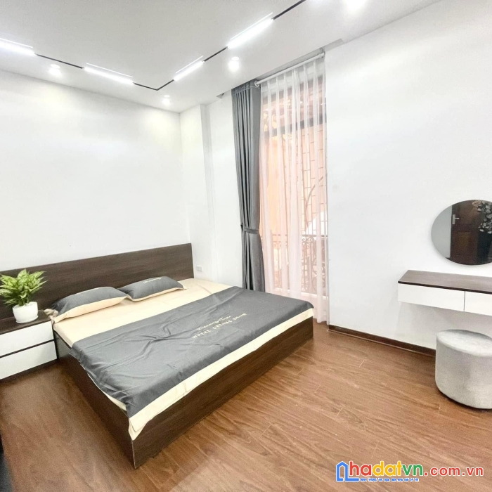 Bán nhà yên hòa, cầu giấy: ô tô gần, lô góc, 3 gác đua, tặng nội thất, 45m2*5t chỉ 5 tỷ