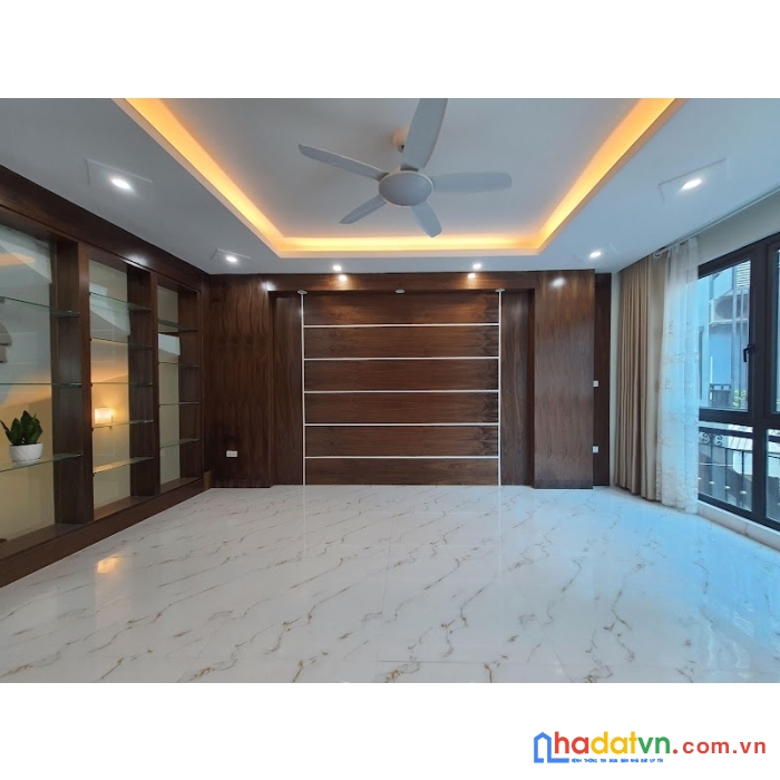 Bán nhà ngõ 3 cầu giấy - 7 tầng thang máy - ô tô tránh - cực gần phố - vị trí giao giữa 3 quận.