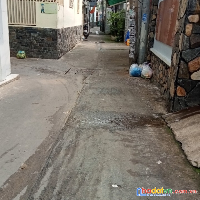 Tôi chính chủ -cần bán gấp nhà sát mt lê vân lương- 2 tầng- 3,2 tỷ.