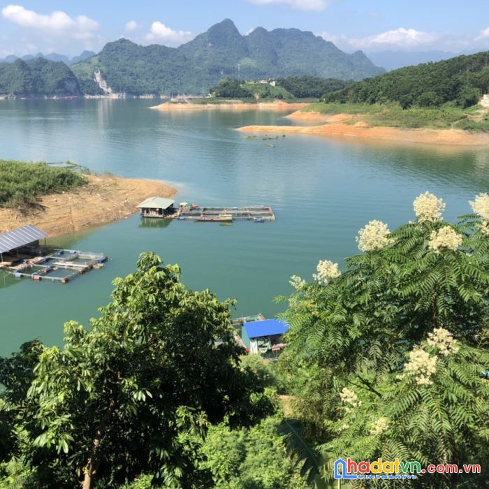 (cực hót)chính chủ cần bán, đất bám hồ view cực đẹp