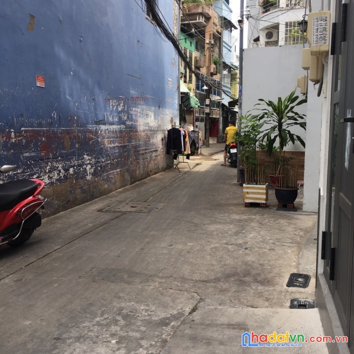 Chính chủ bán nhà hẻm nhà 2 mặt tiền lạc long quân