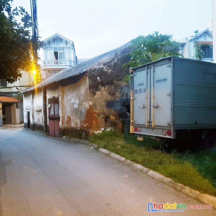 Bán đất khu trạm, cạnh cầu vĩnh tuy: 42m2, mt 5m, ô tô vào nhỉnh 3 tỷ