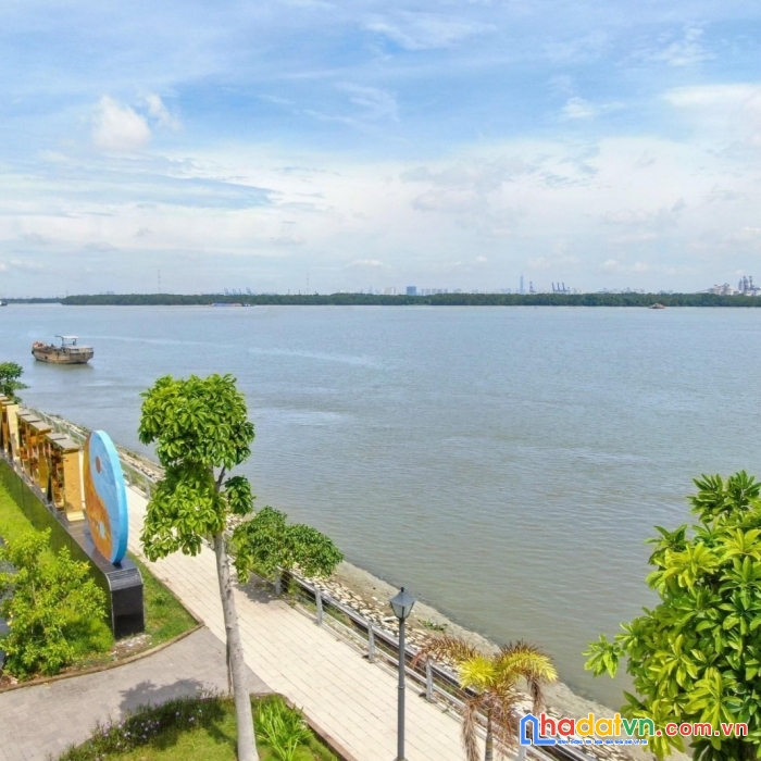 Bán nhà phố vườn fenice 161m2 đối diện công viên đom đóm - mặt tiền vành đai 3