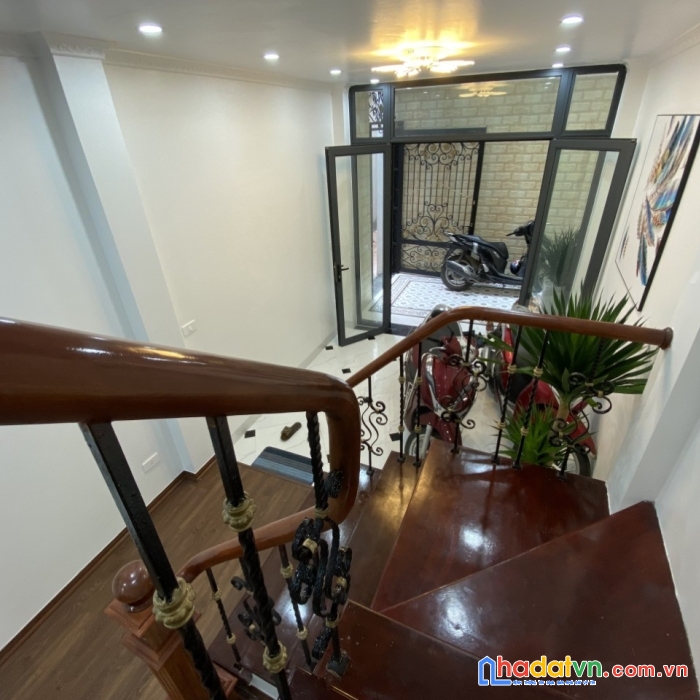 Bán nhà phố hoàng mai, 35m2*5 tầng *4 ngủ mt 4m, phân lô riêng, cách ô tô 10m, 4.7 tỷ