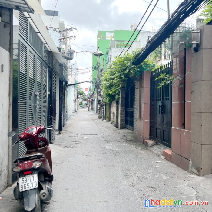 Căn hộ dịch vụ 7pn hẻm 131 tô hiến thành, p13, q10 giá 7.5 tỷ