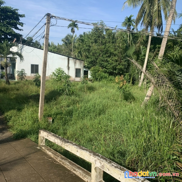 Chính chủ cần bán lô đất mặt tiền vị trí đẹp tại bến tre