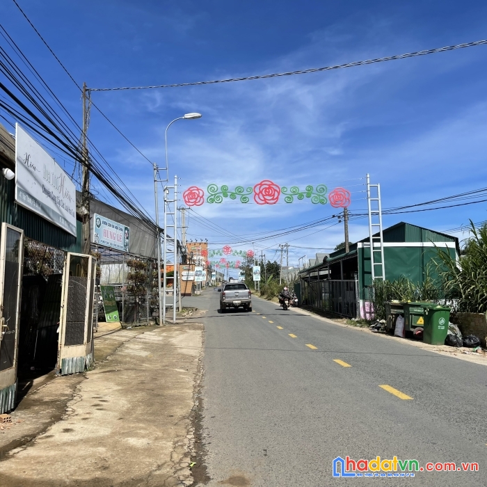 Bán 553m2 đất nn có thể chuyển thổ mặt tiền hoàng văn thụ - p5 - tp đà lạt. đưởng oto 2