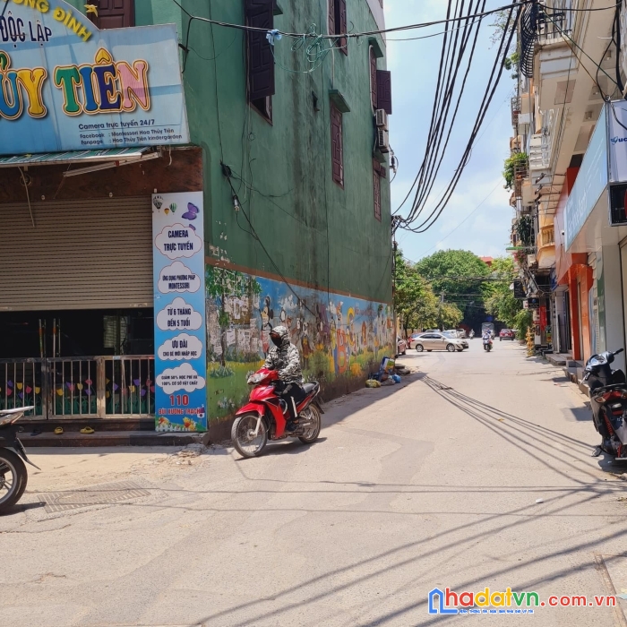 Mặt phố - lô góc 3 mặt thoáng - kinh doanh sầm uất - vừa ở vừa kinh doanh - ô tô dừng đỗ ngày đêm