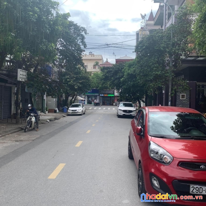 Bán nhà sài đồng, long biên, 95m2 mặt tiền 5.5m, lô góc, kinh doanh, ô tô tải tránh nhau,17 tỷ.