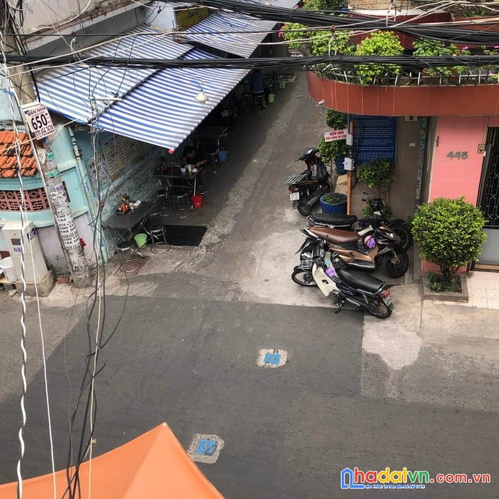 Bán nhà hai mặt tiền q10 kinh doanh điện tử.