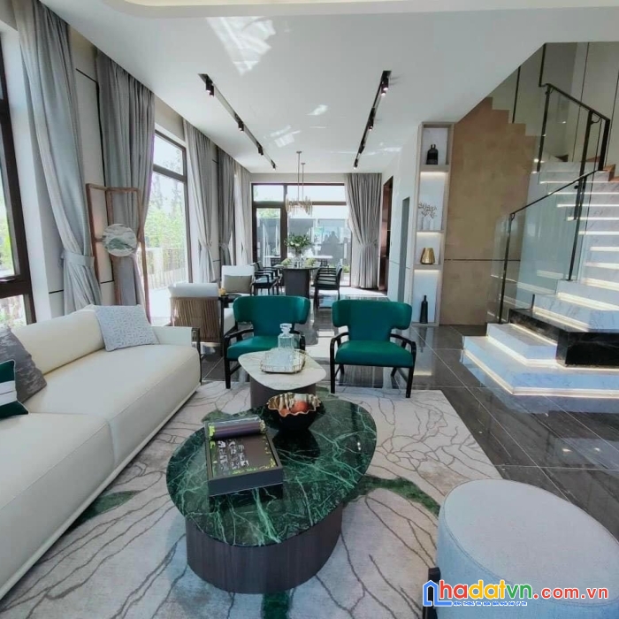 Cần bán căn mẫu nhà phố gem sky world - full nội thất - lô góc ngay công viên trung tâm - giá yêu