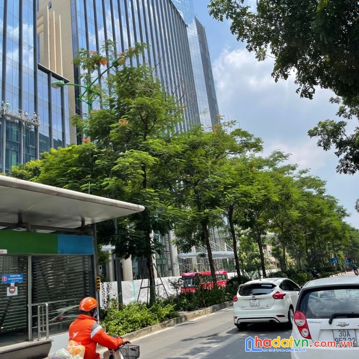 Bán nhà phố láng hạ-đống đa view hồ, dt68m2, 5 tầng, 20 tỷ. 0338080356