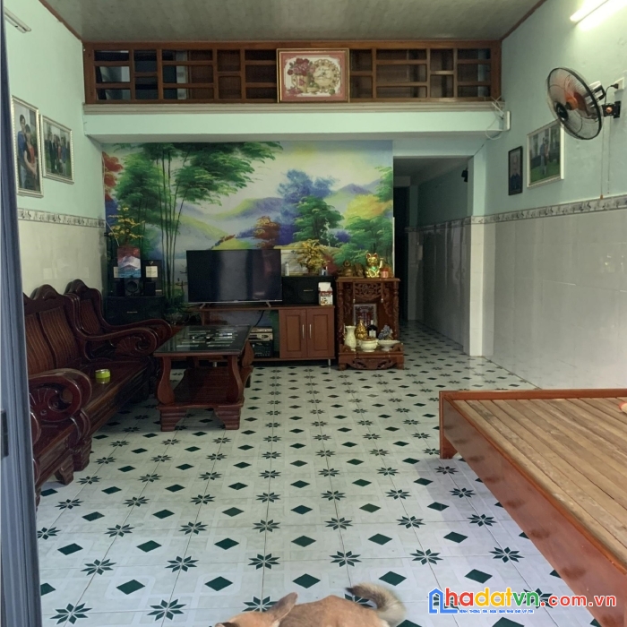 Nhà mt lê thị hồng gấm, c4 gác lửng, kd