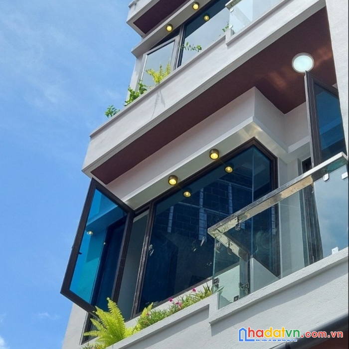 Chính chủ cần bán nhà 4 tầng mặt tiền vị trí đẹp tại tp hải dương