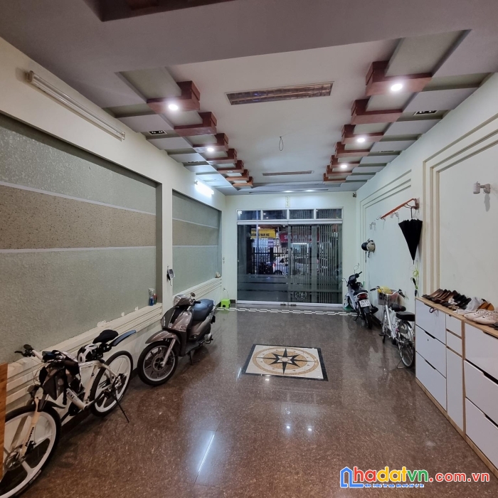 Bán gấp nhà chùa bộc y,ô tô,kinh doanh,hơn 40m2, 5tầng,nhỉnh 6tỷ.0782479469
