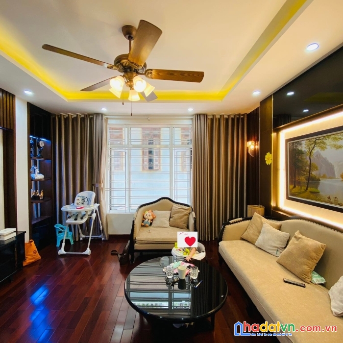 Nhà tư đinh p.lô quân đội 45m mt4.5 chỉ 3.6 tỷ ôtô đỗ cổng