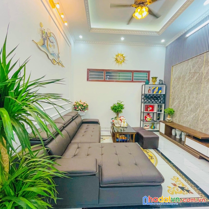Nhà đẹp hoa bằng - cầu giấy - vị trí trung tâm - ngõ thông ô tô kinh doanh - gần phố - nhỉnh 8 tỷ