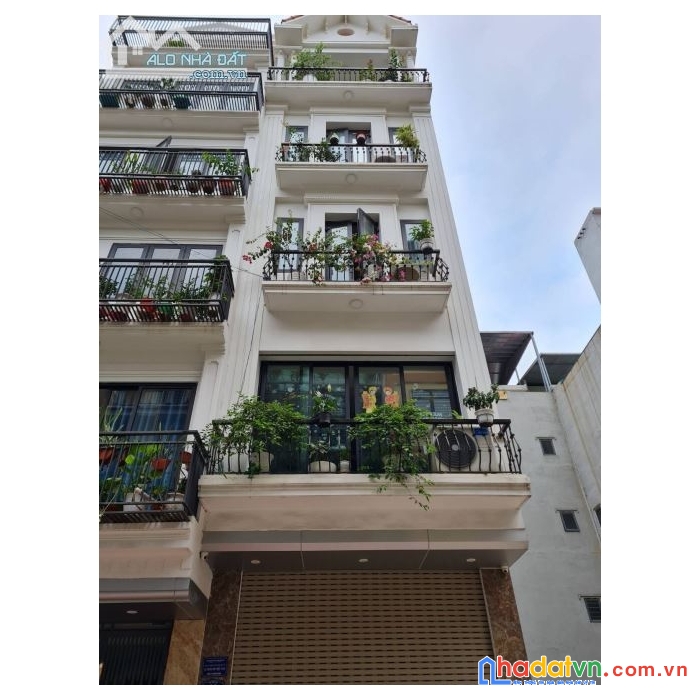 Nhà phố hoàng cầu, nở hậu, ô tô tránh, ở hay kinh doanh đều hợp, chủ tặng toàn bộ nội thất.