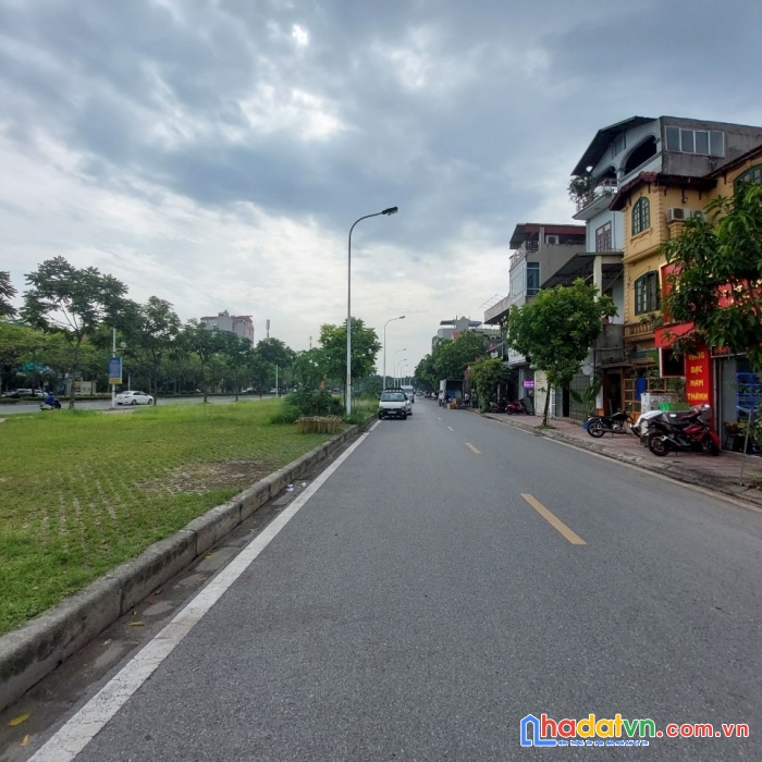 Thạch bàn, long biên - đất phân lô, 2 oto tránh, kinh doanh tốt - dt 142 n2. giá 13 tỷ