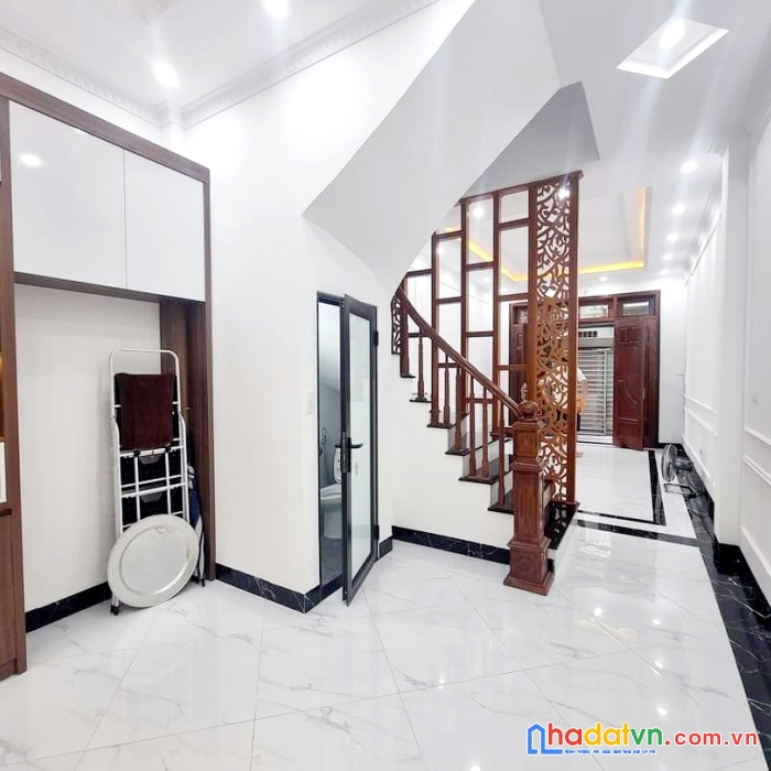 Cực đẹp, hiếm,  nhà võng thị, lạc long quân dt 46m, 4t, 4n, sát hồ tây chỉ 6,5 tỷ.