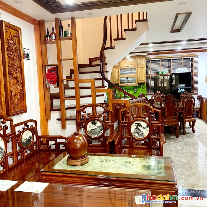 Bán nhà hoàng mai, 50m, 6 tầng, mặt tiền 5m, giá 12.4 tỷ.