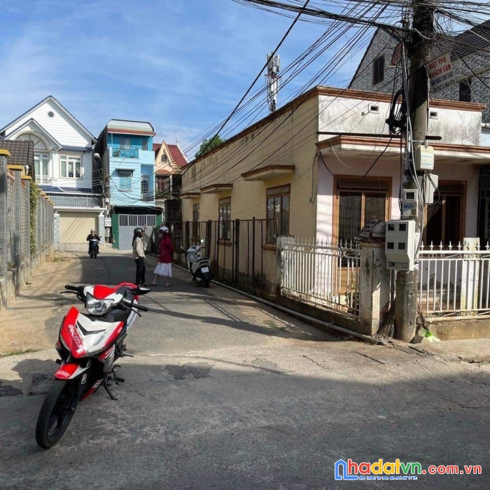 Bán gấp căn nhà 2 mặt tiền đường mê linh, đà lạt 136m2 giá 7.5 tỷ