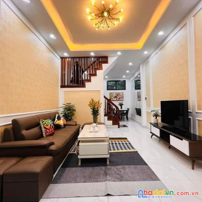 Bán nhà xuân thủy-cầu giấy-36m2 giá 4.1 tỷ-50m ra phố-ngõ thông tứ tung-dân trí cao