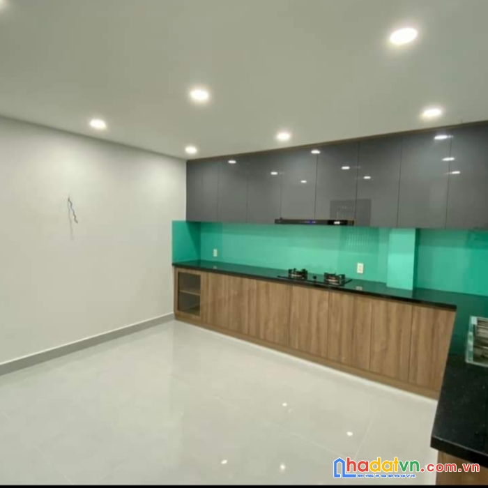 Bán nhà 111m2 2 lầu thổ cư đường hoàng hoa thám quận tân bình giá 4 tỷ.